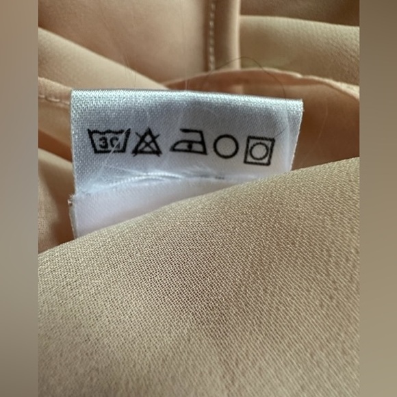 Maureen’s Secret Peach Embroidered Slip O/S - Picture 6 of 7